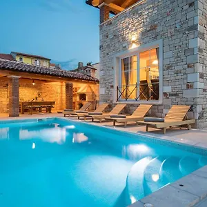 https://villa-aurelia-kavran.in-istria.net